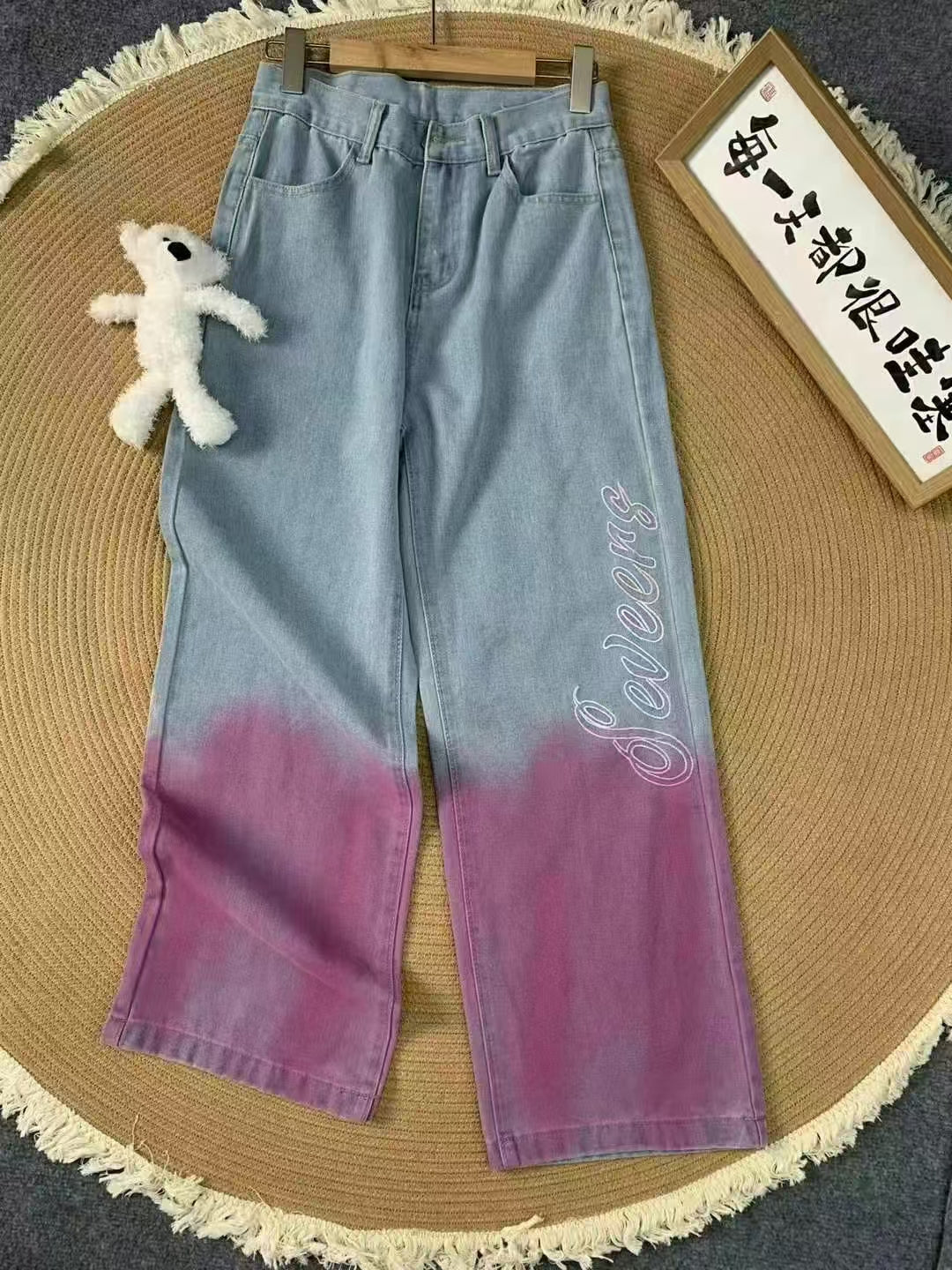 Dyed straight tube embroidered jeans