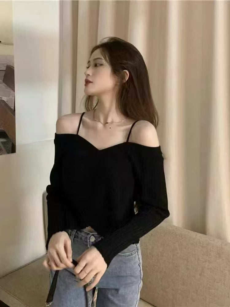 Off-the-shoulder cross-collar long-sleeve knitted sweater··