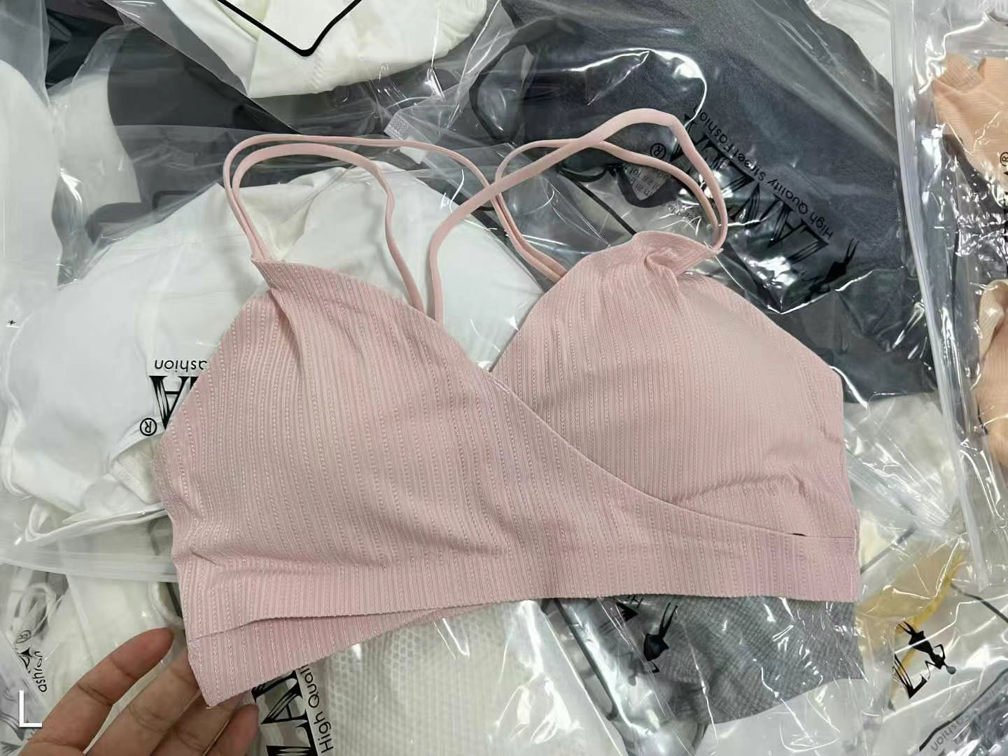 Multiple styles of mixed bra lingerie wholesale